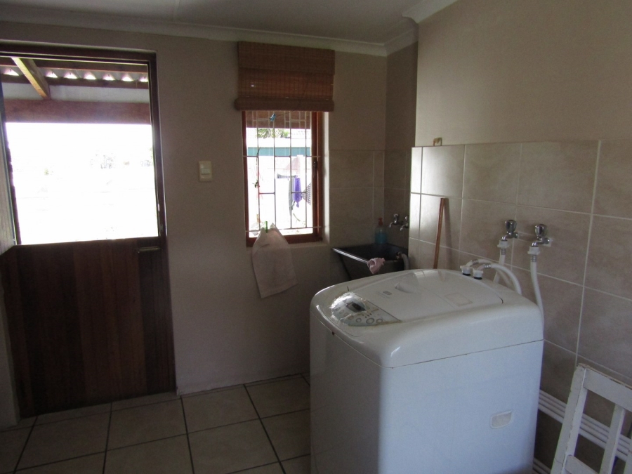 6 Bedroom Property for Sale in Humansdorp Eastern Cape